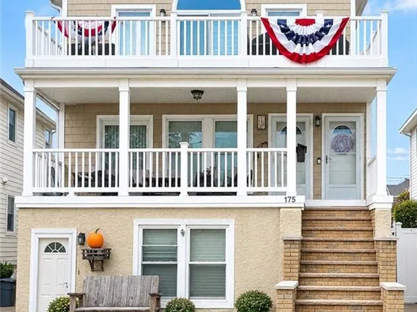 175 Beach 127th St, Rockaway Park, NY 11694