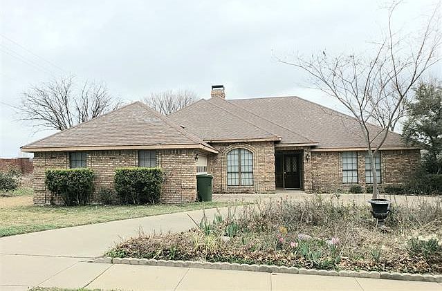 1st image of 925 Royal Birkdale Dr