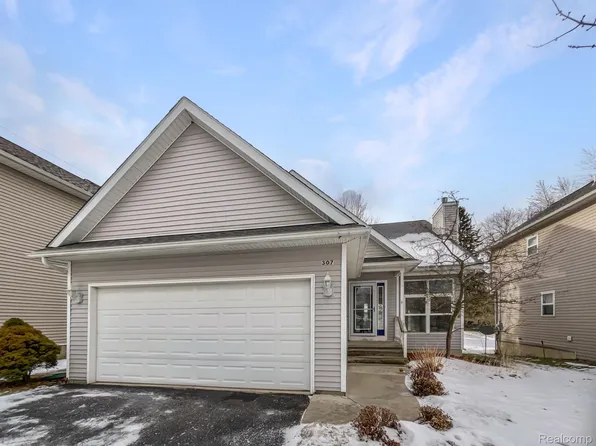 307 Alpeana St, Auburn Hills, MI 48326