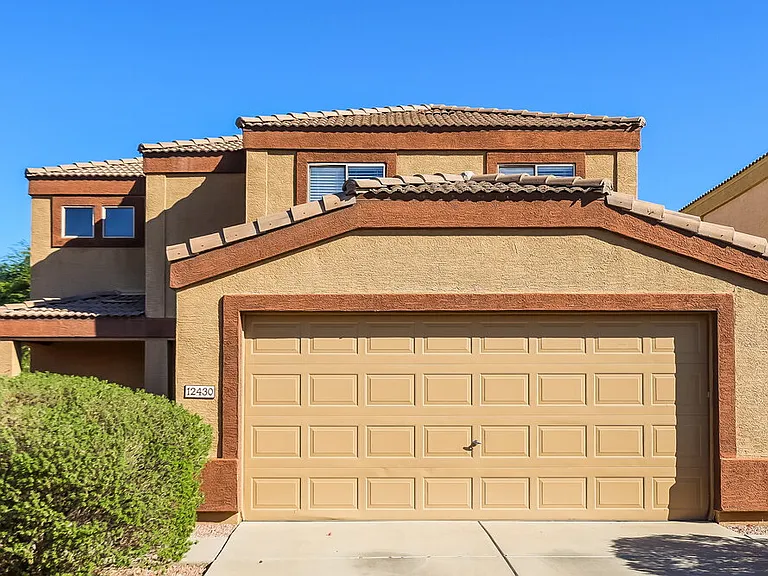 12430 W Valentine Ave — Photo 1