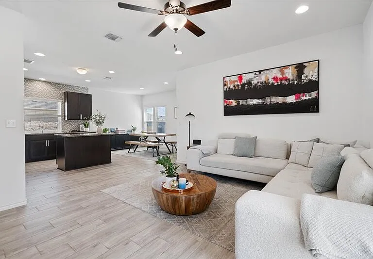 9015 Looksee Ln — Photo 19