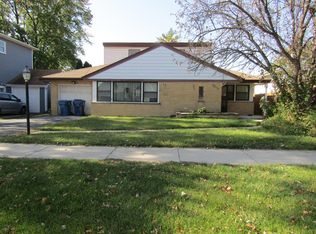 9536 S Meade Ave, Oak Lawn, IL 60453