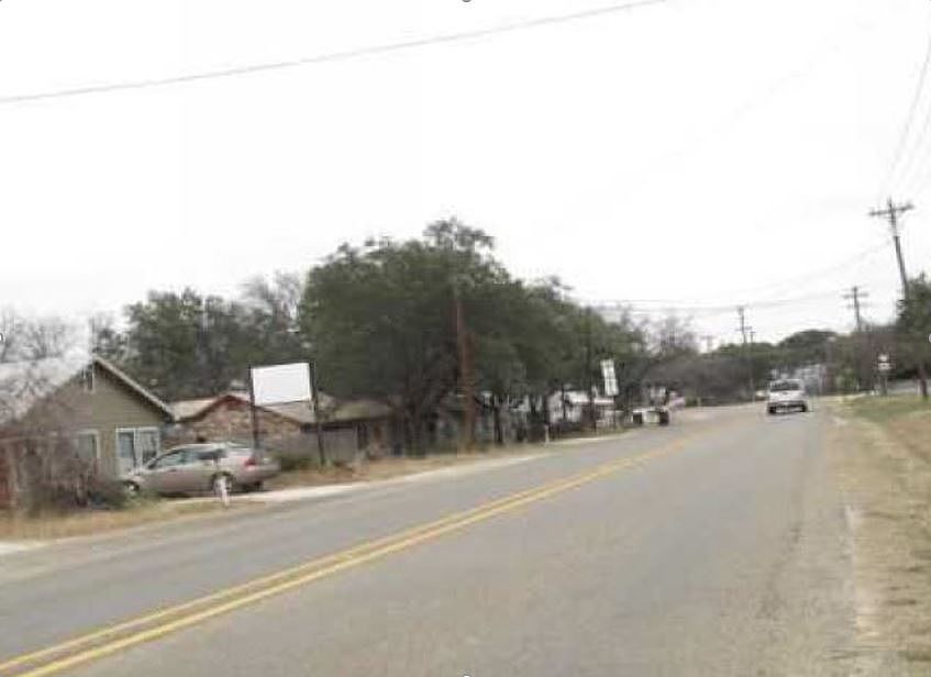 2nd image of 620 E Fm 243