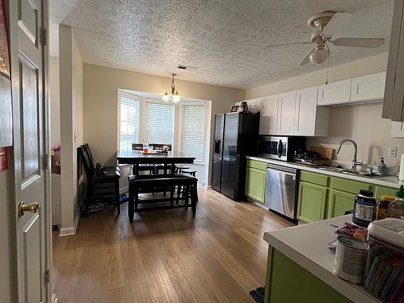 4th image of 3017 Regal Park Ct