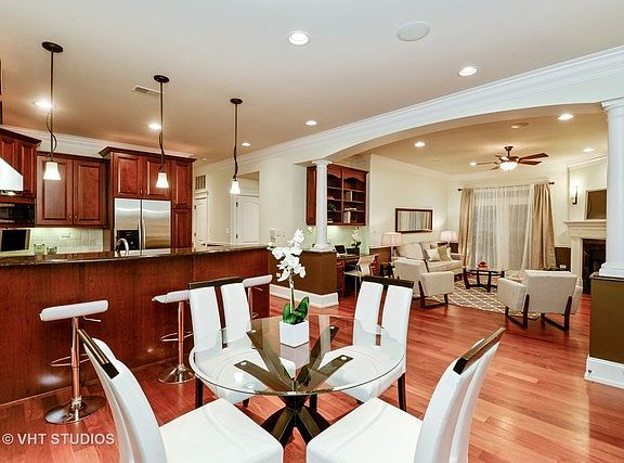 2nd image of 1442 W Fullerton Ave APT 2C