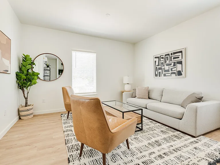 B12 Apartments — Photo 5