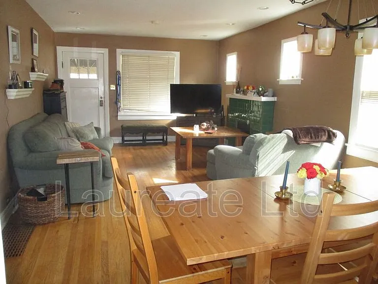 953 Garfield St — Photo 2