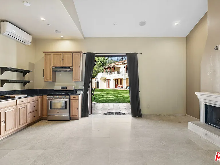4141 Cambridge Rd — Photo 48