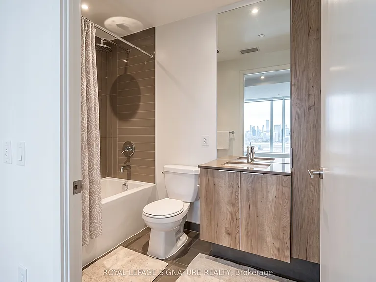 448 Burnhamthorpe Rd W #Townhouse 104-4 — Photo 6