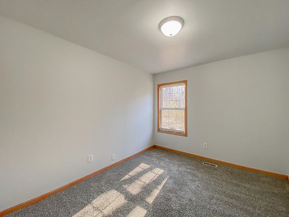 4th image of 4261 Oak Tree Dr