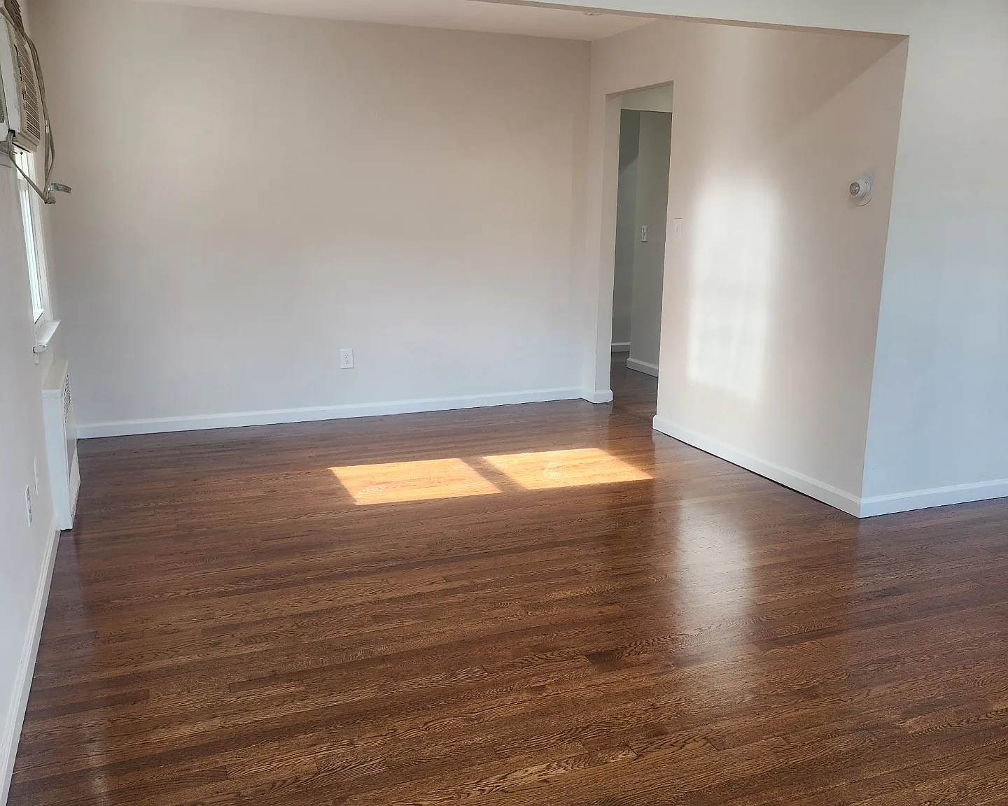 123 Denton Ave — Photo 2