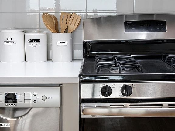 5th image of 6260 99th St APT 720