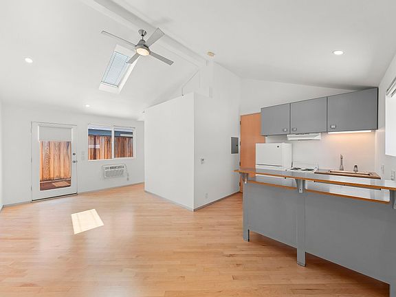 5th image of 108 Oakpark Dr
