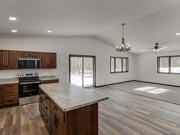 5th image of 205 Ridgeway Ln