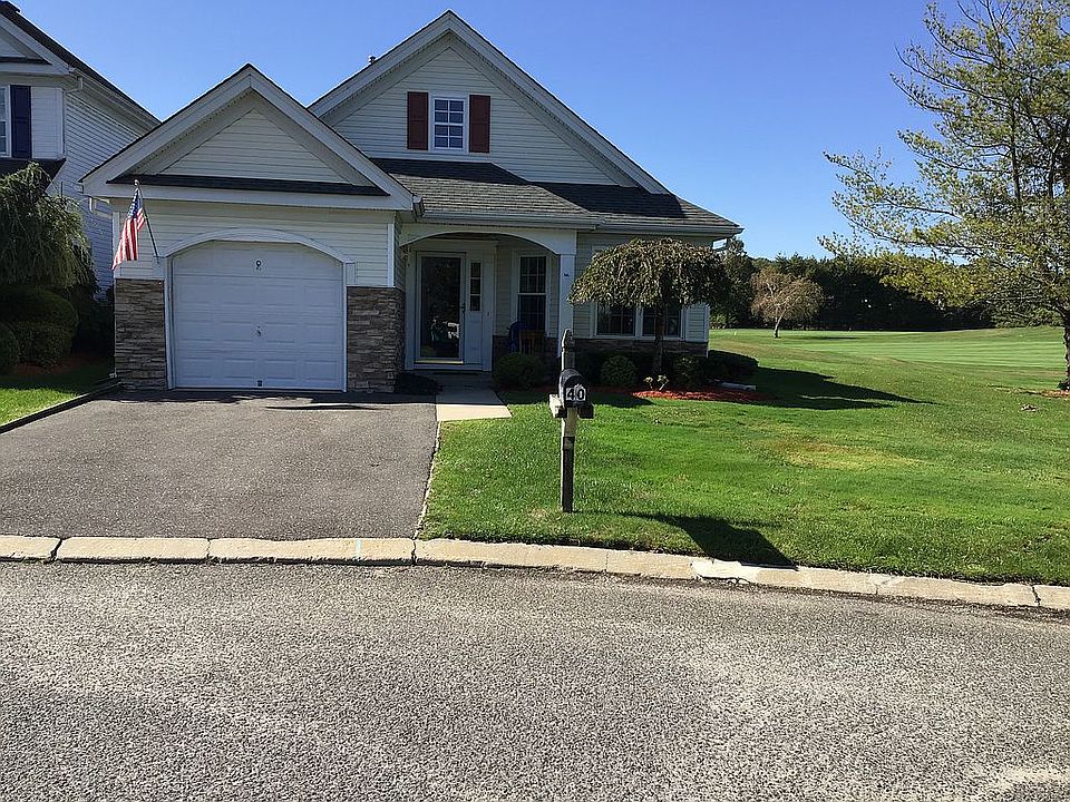 1st image of 40 Julia Cir