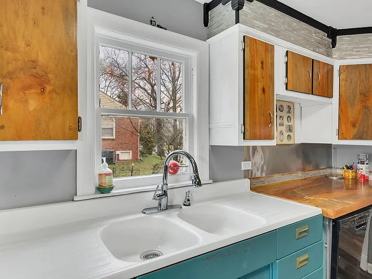 118 E Due West Ave — Photo 13