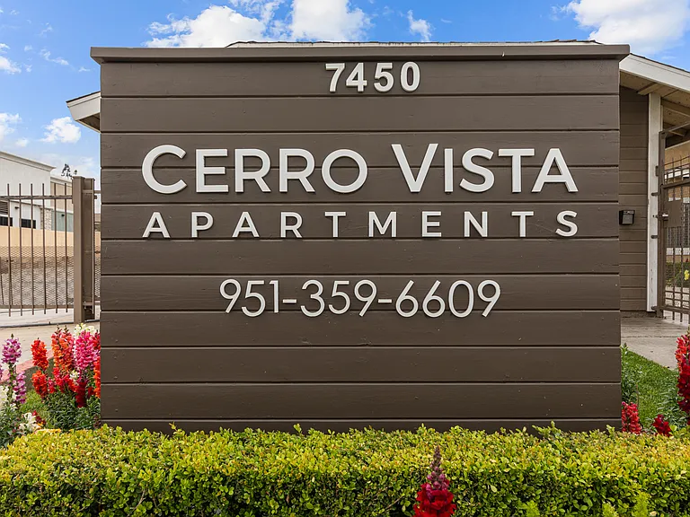 Cerro Vista Apartments — Photo 4