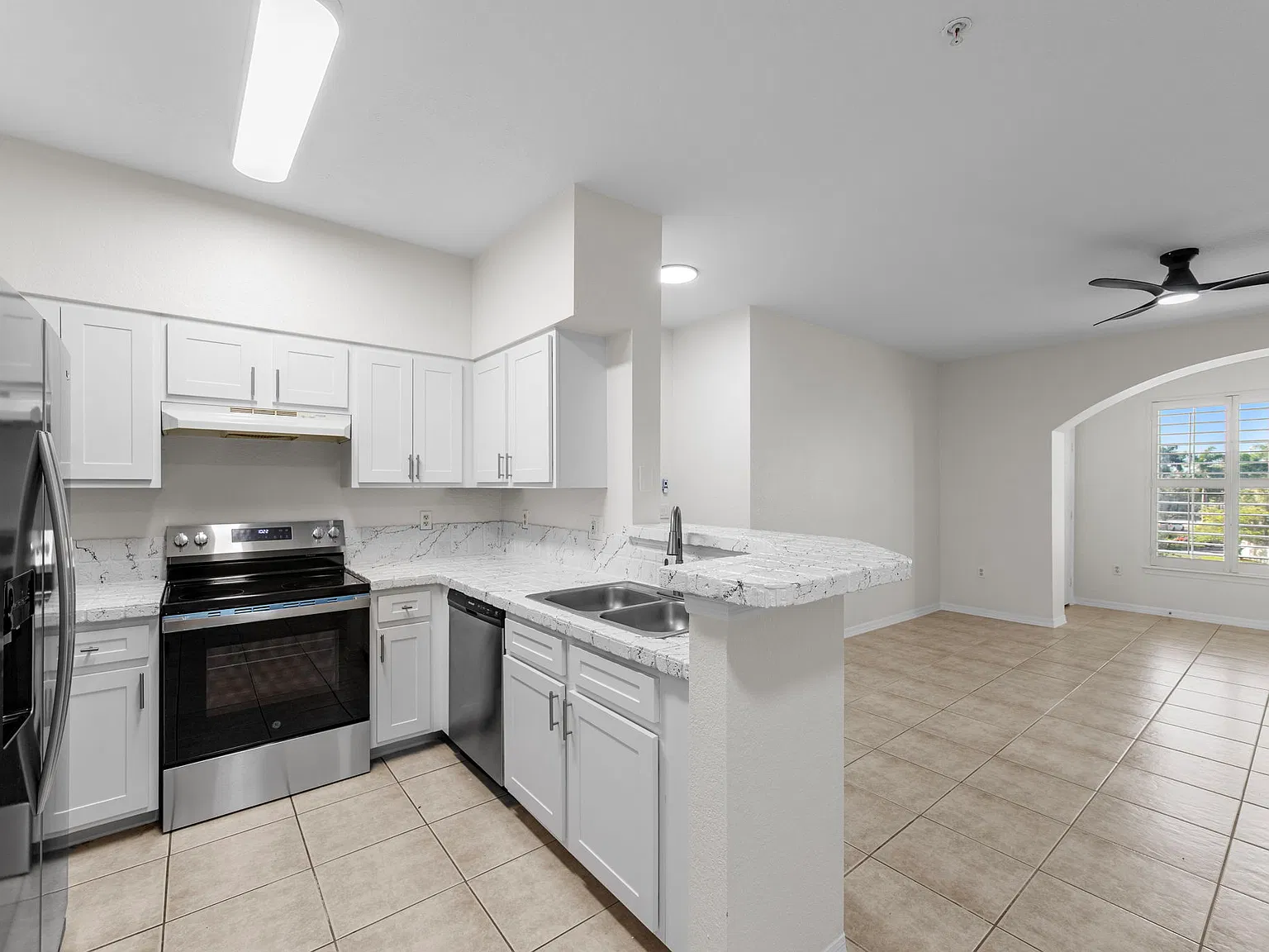 2 bed, 1006 sqft, $1,700 — Photo 3