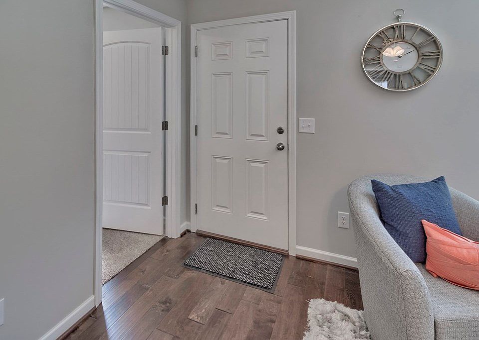 2nd image of 948 SW Madrid Court
