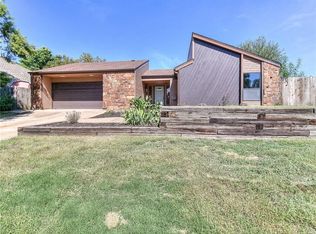 2016 Edinburg Dr, Yukon, OK 73099
