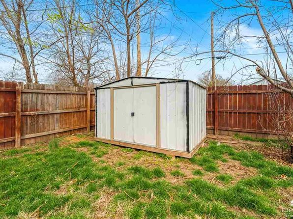 206 E 15th St, Junction City, KS 66441