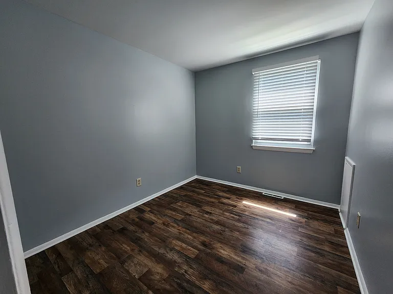 4411 Falls Bridge Dr #B — Photo 13