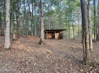 4 Lucky Ln, Jamestown, TN 38556