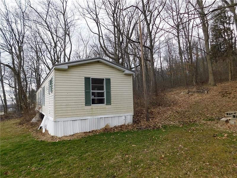 2nd image of 422 Bell Point Rd