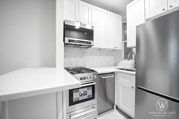 Sold by Compass | media 7