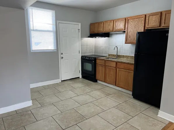 8956 S Elizabeth St, Chicago, IL 60620