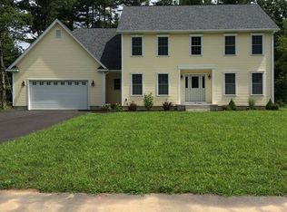 3 Sara Ln, Southampton, MA 01073