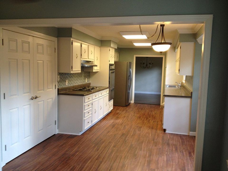 2nd image of 2204 Riverside Dr