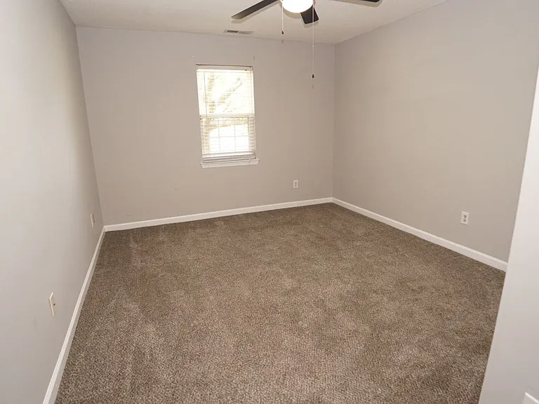 103 Eastgate Dr — Photo 17