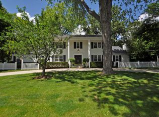 757 Timber Ln, Lake Forest, IL 60045