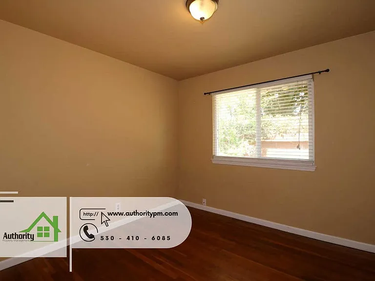 3040 Sharon Ave — Photo 11
