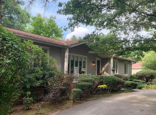 7892 Woodsway Ln, Novelty, OH 44072