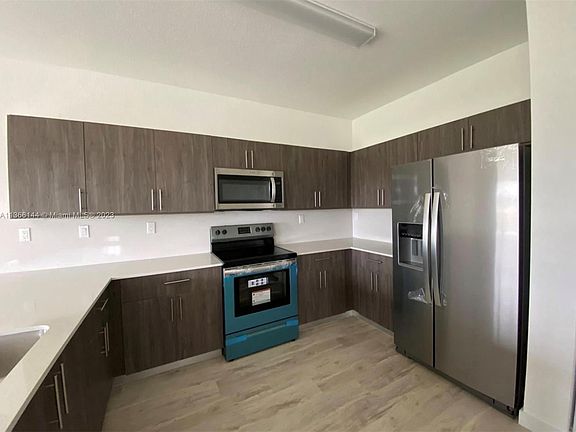 5th image of 15600 SW 136th St #202