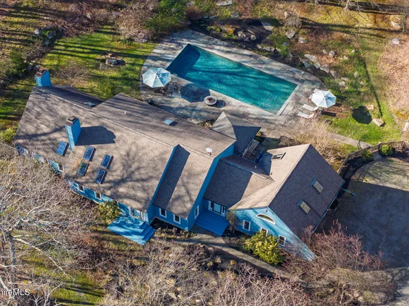 140 Beartown Mountain Rd, Monterey, MA 01245