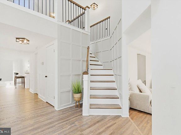 4th image of 923 Langdon Ct