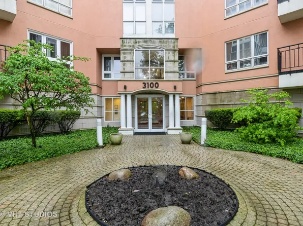 3100 Lexington Ln #102, Glenview, IL 60026