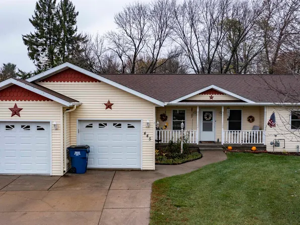 445 E Ellefson St, Iola, WI 54945