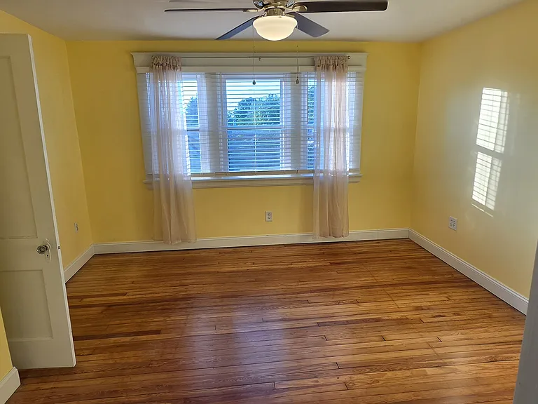 112 Joyce Ave — Photo 6