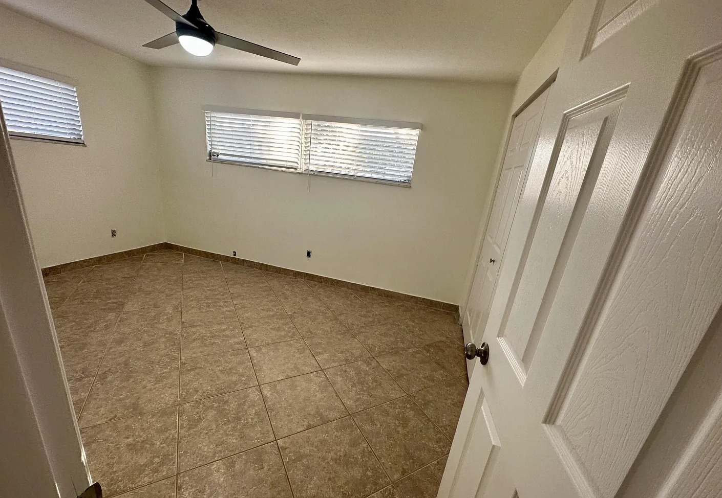 250 Andros Dr — Photo 2