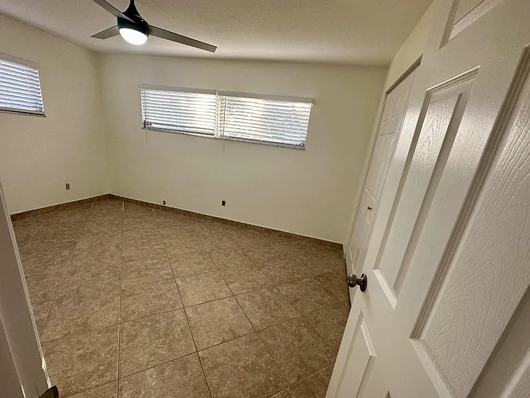 250 Andros Dr — Photo 2