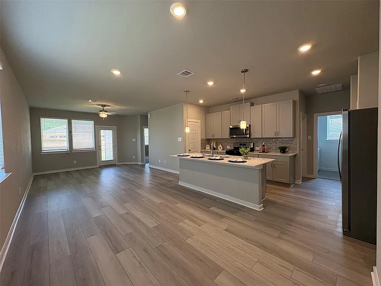 16817 Harvest Grove Ln — Photo 3