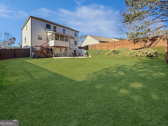 3rd image of 194 Inverness Ave