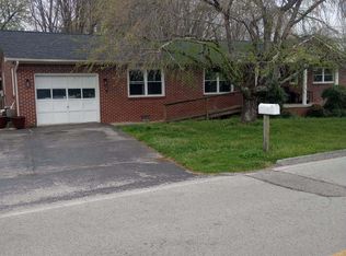 131 Old Watkins Rd, Crossville, TN 38555