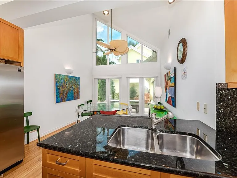 883 Galleon Dr — Photo 7