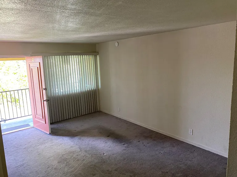 1200 Edsel Dr #4 — Photo 5