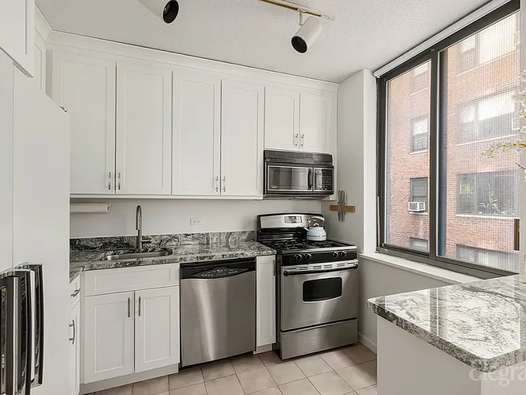 403 E 62nd St #3C — Photo 7